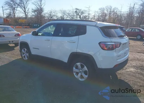 2018 Jeep Compass Latitude 4X4 from USA, damaged, VIN 3C4NJDBB9JT393364